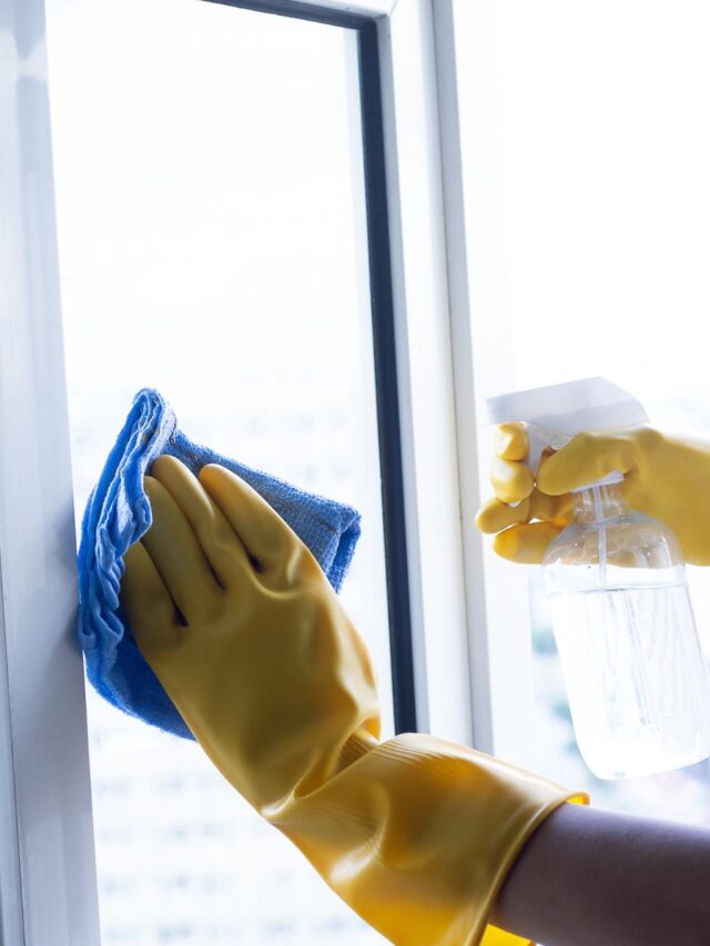 cleaning-apartment-window-outside