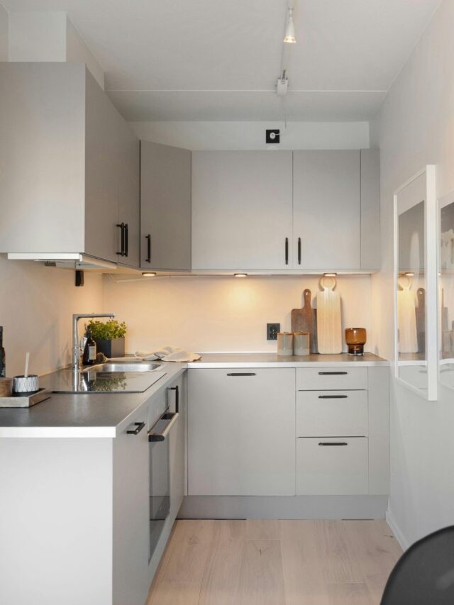 small-kitchen-space-in-apartment