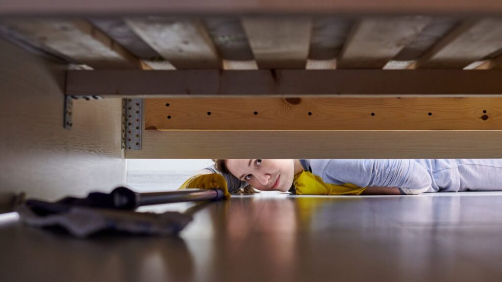 cleaning-under-bed