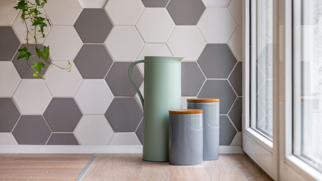 apartment-kitchen-tile-wall